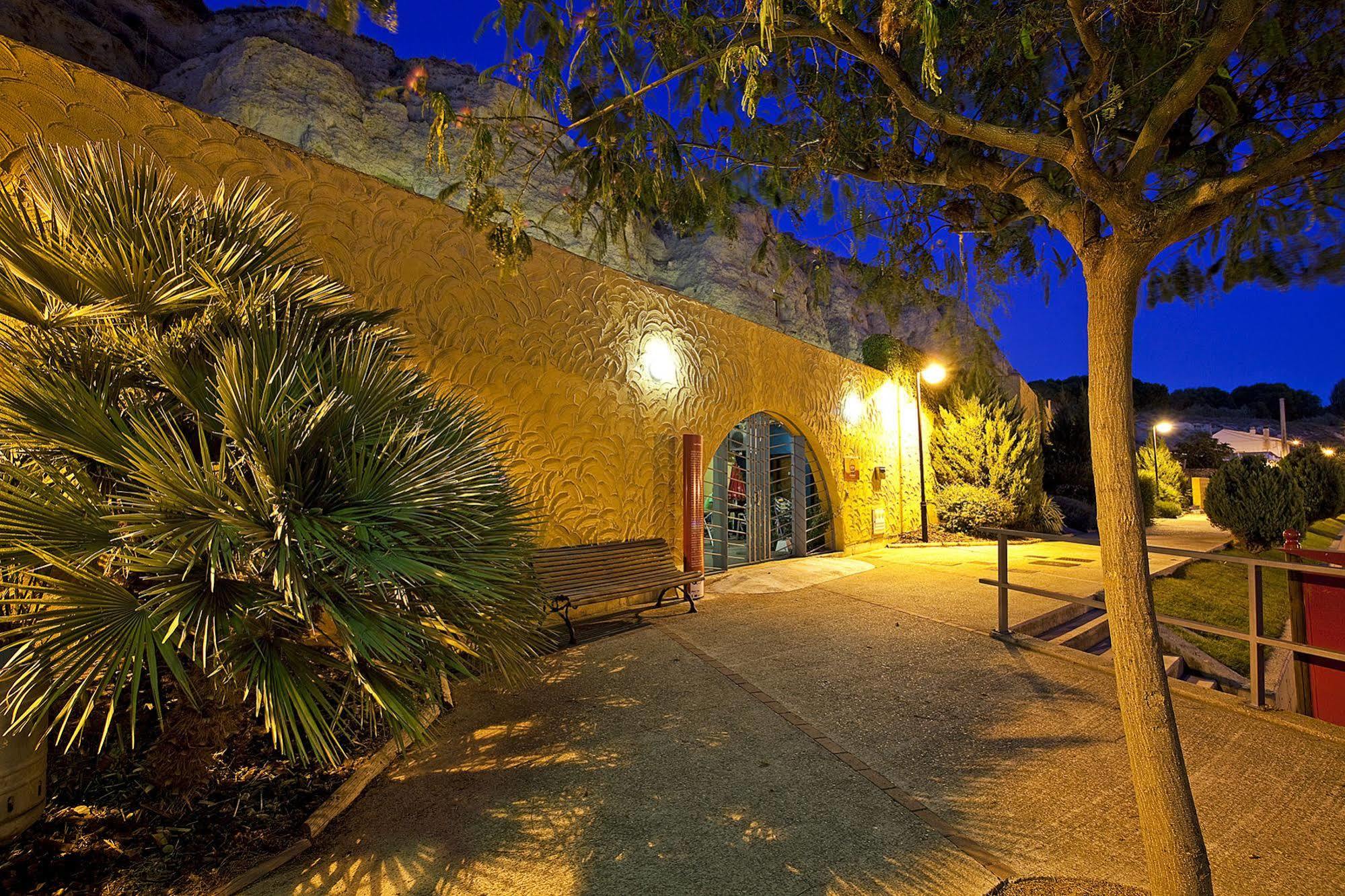 Cuevas Rurales Bardeneras Hotel Valtierra Exterior photo